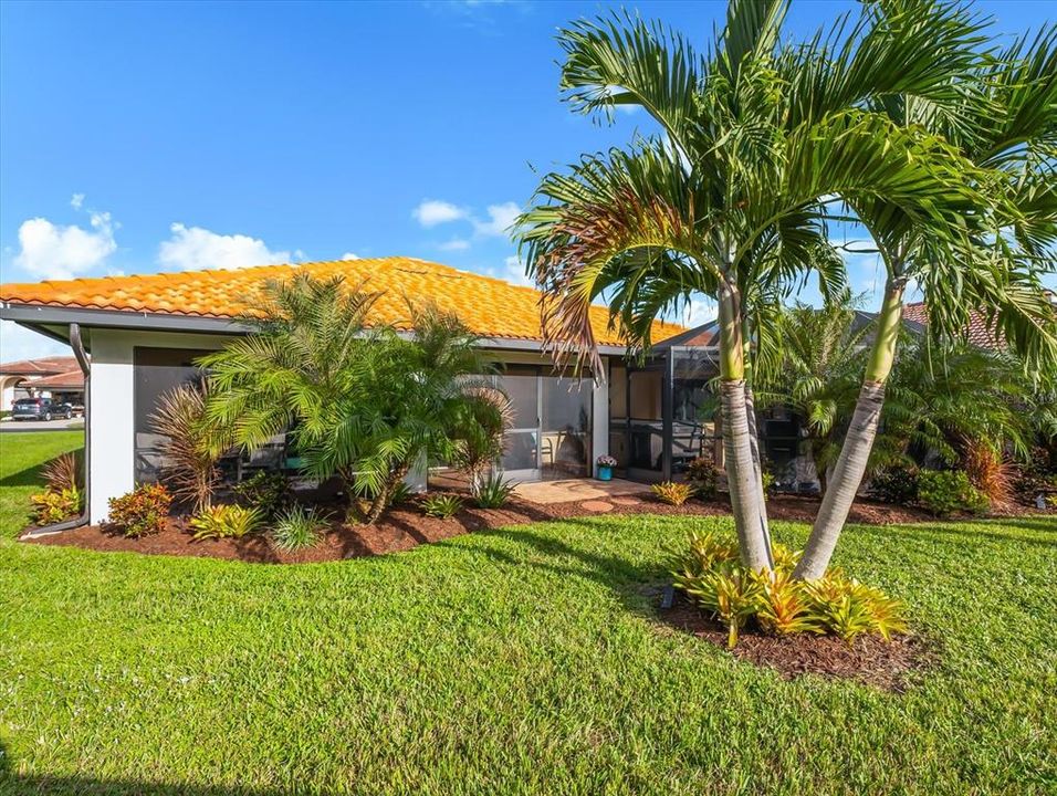 For Sale: $429,000 (2 beds, 2 baths, 1807 Square Feet)