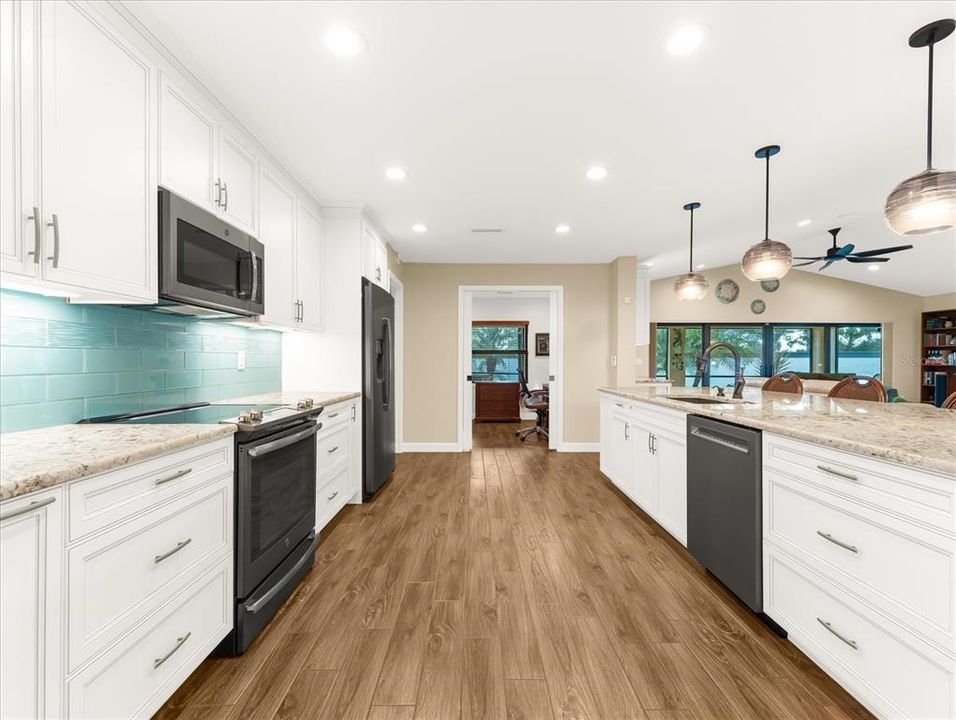 For Sale: $429,000 (2 beds, 2 baths, 1807 Square Feet)