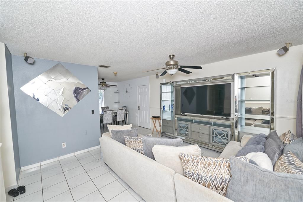 En Venta: $239,990 (3 camas, 1 baños, 998 Pies cuadrados)