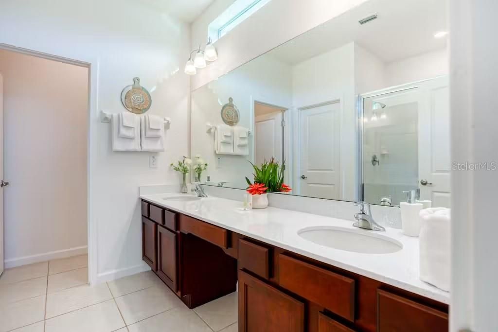 En Venta: $1,135,000 (10 camas, 8 baños, 4275 Pies cuadrados)