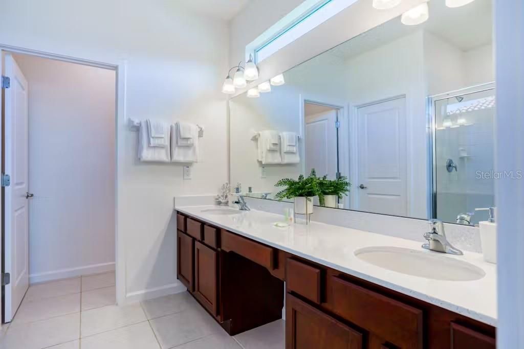 En Venta: $1,135,000 (10 camas, 8 baños, 4275 Pies cuadrados)