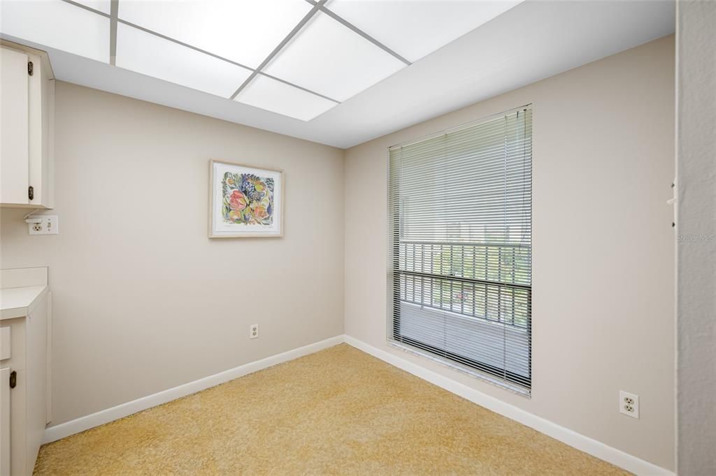 For Sale: $175,000 (2 beds, 2 baths, 1070 Square Feet)