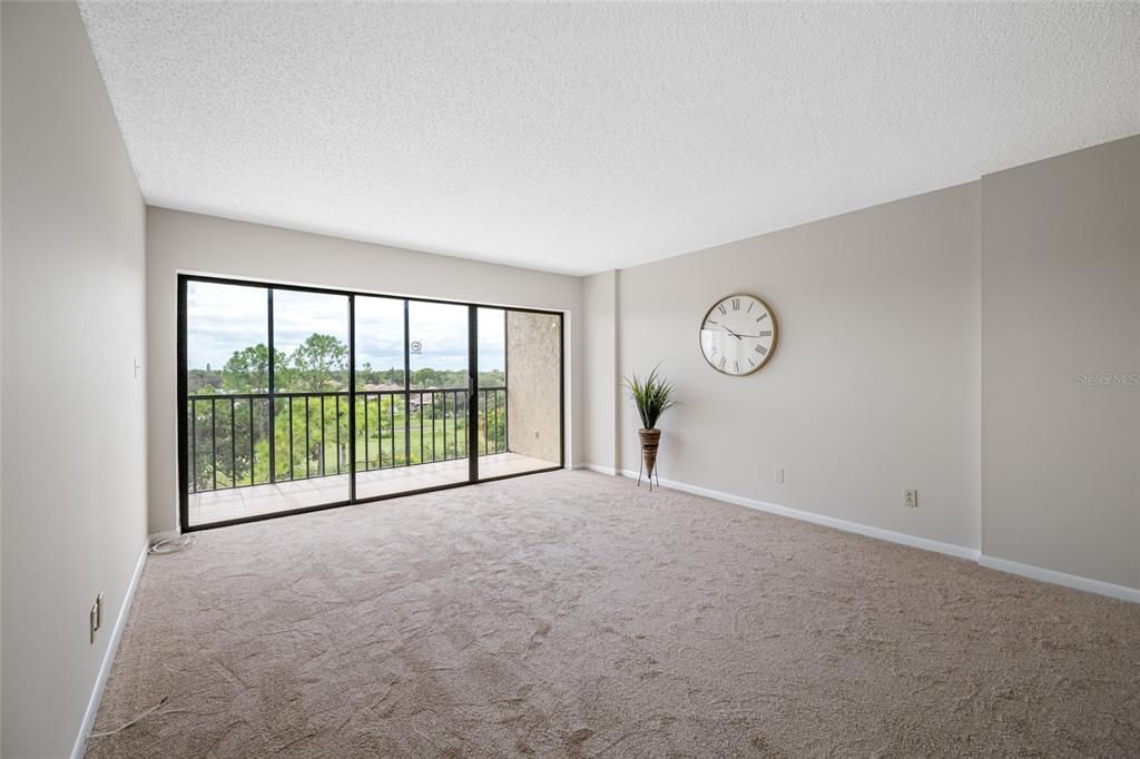 For Sale: $175,000 (2 beds, 2 baths, 1070 Square Feet)