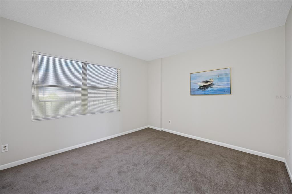 For Sale: $175,000 (2 beds, 2 baths, 1070 Square Feet)