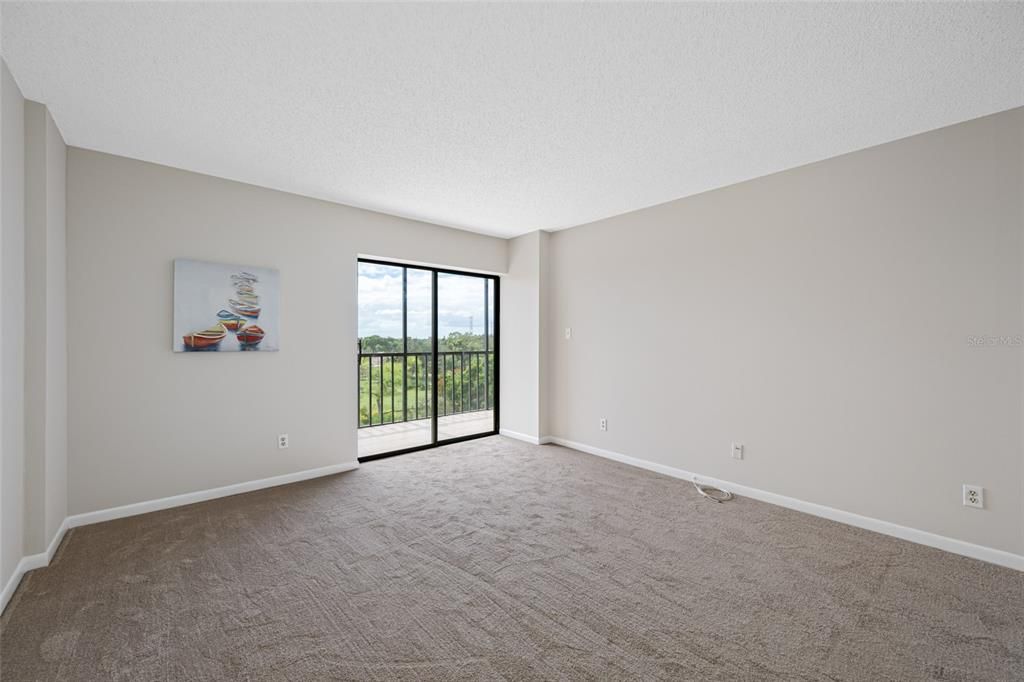 For Sale: $175,000 (2 beds, 2 baths, 1070 Square Feet)