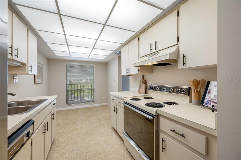 For Sale: $175,000 (2 beds, 2 baths, 1070 Square Feet)