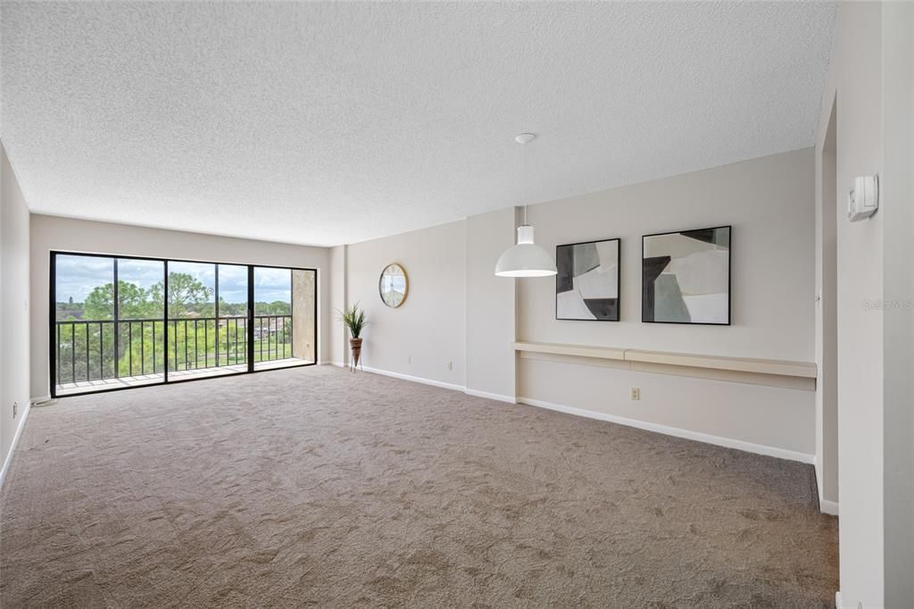 For Sale: $175,000 (2 beds, 2 baths, 1070 Square Feet)