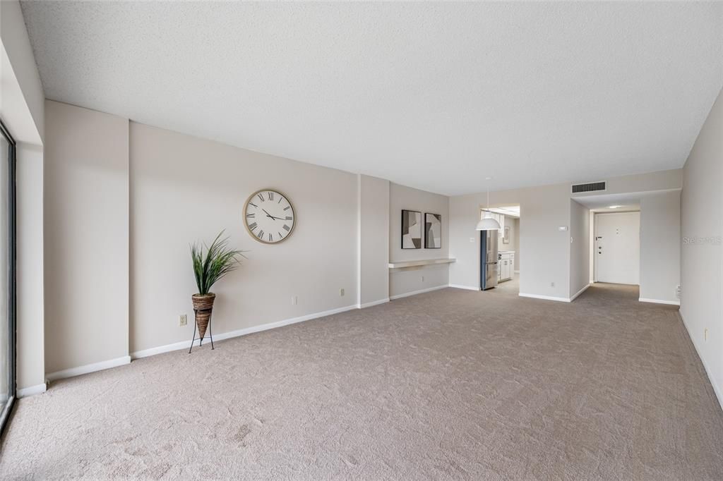 For Sale: $175,000 (2 beds, 2 baths, 1070 Square Feet)