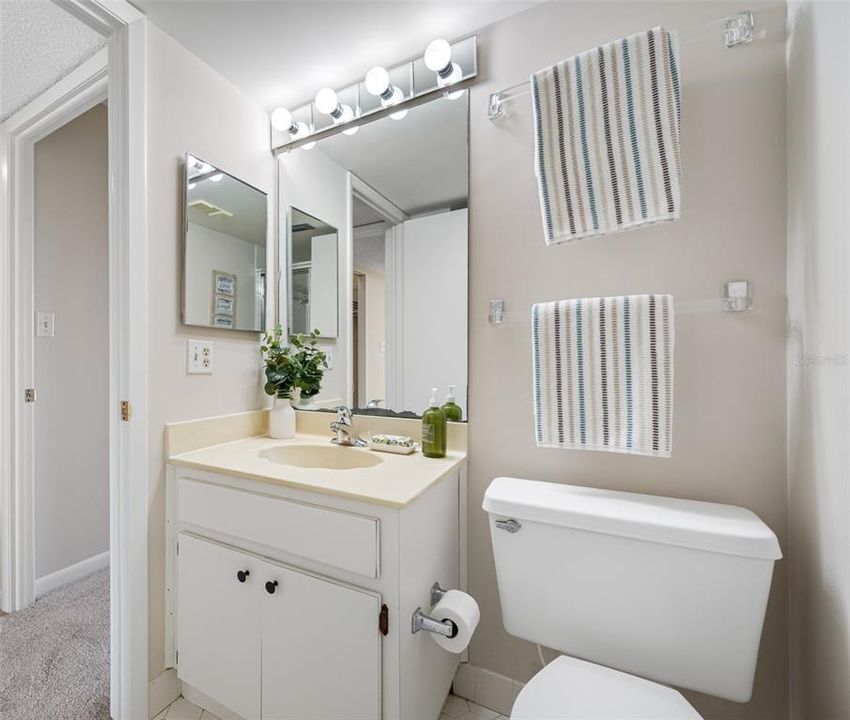 For Sale: $175,000 (2 beds, 2 baths, 1070 Square Feet)