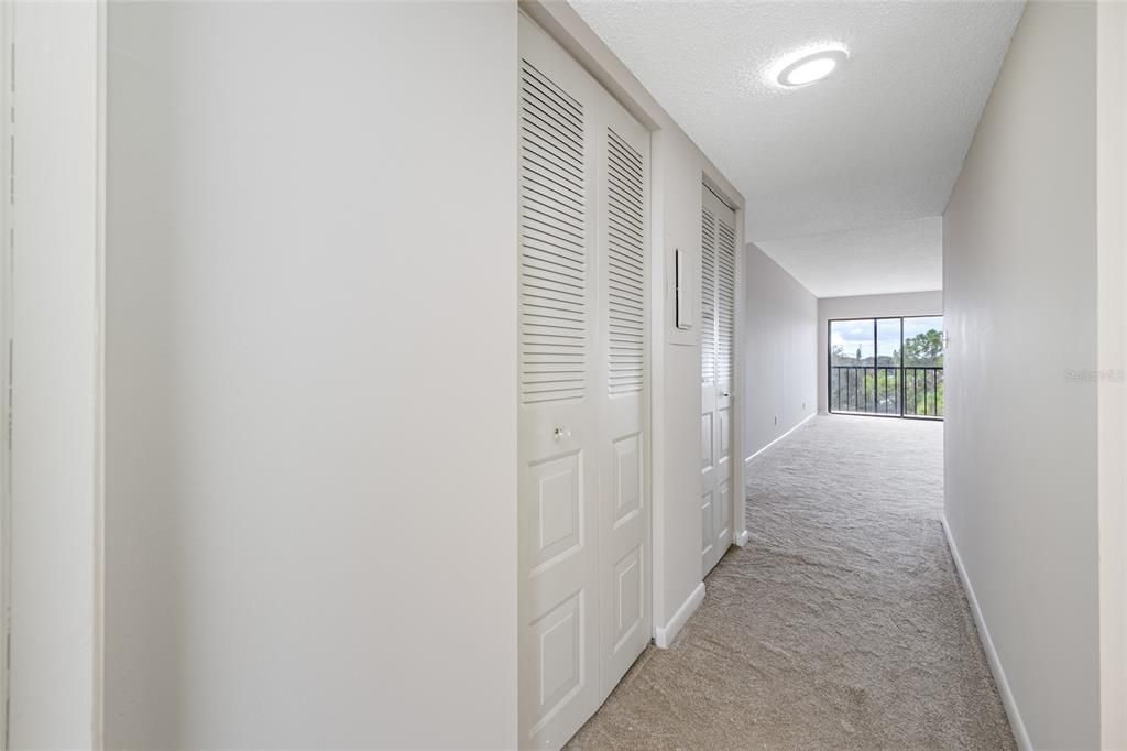 For Sale: $175,000 (2 beds, 2 baths, 1070 Square Feet)