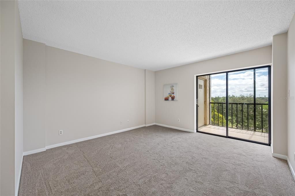 For Sale: $175,000 (2 beds, 2 baths, 1070 Square Feet)