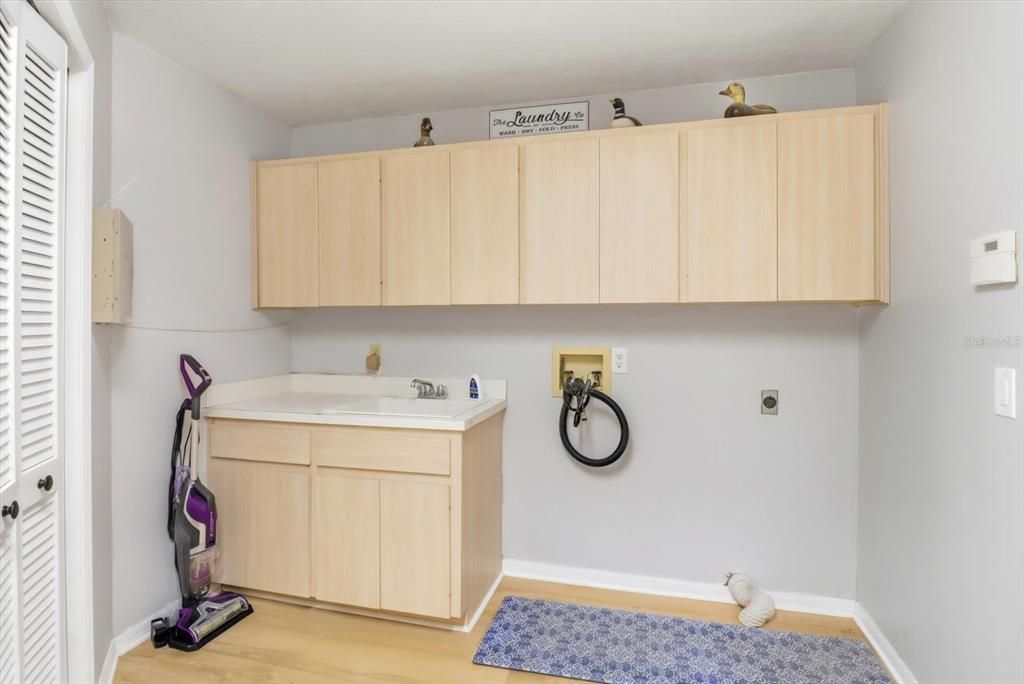 For Sale: $850,000 (3 beds, 2 baths, 3198 Square Feet)