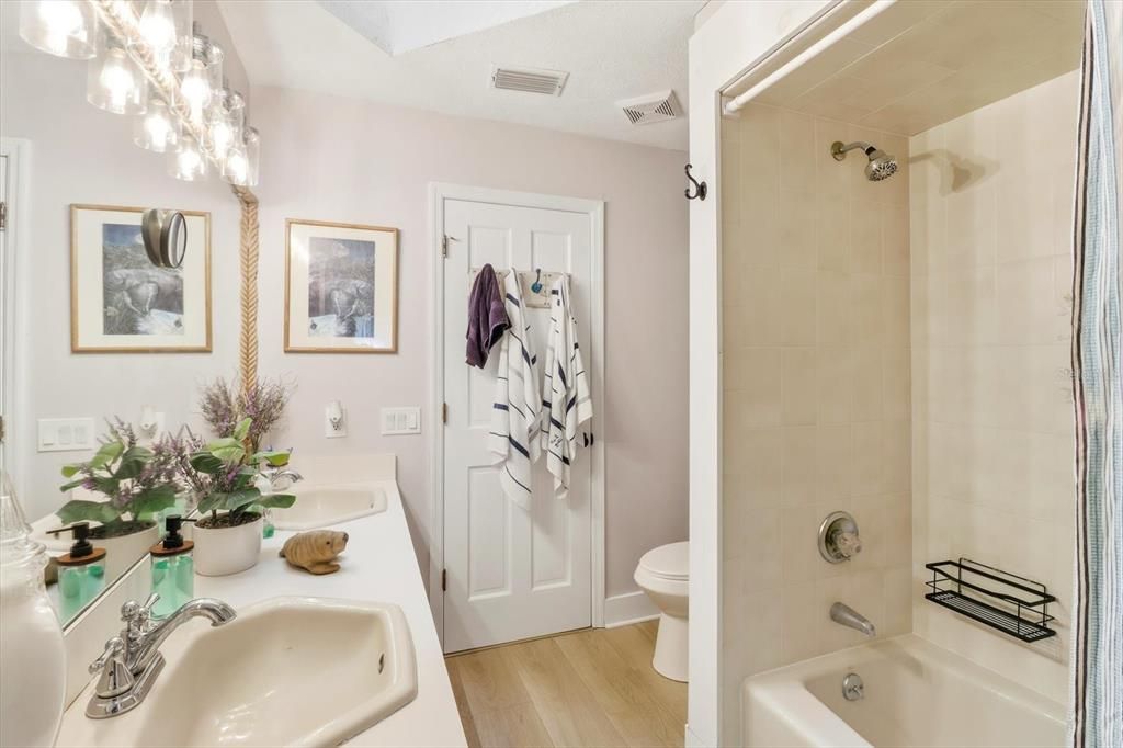 For Sale: $850,000 (3 beds, 2 baths, 3198 Square Feet)