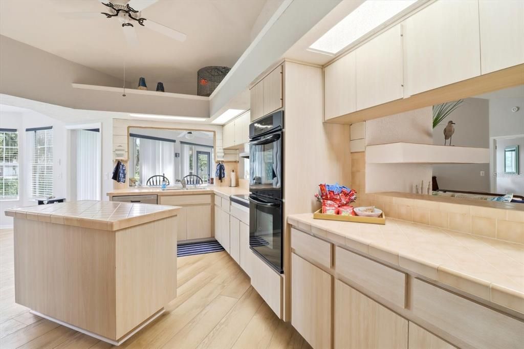 For Sale: $850,000 (3 beds, 2 baths, 3198 Square Feet)