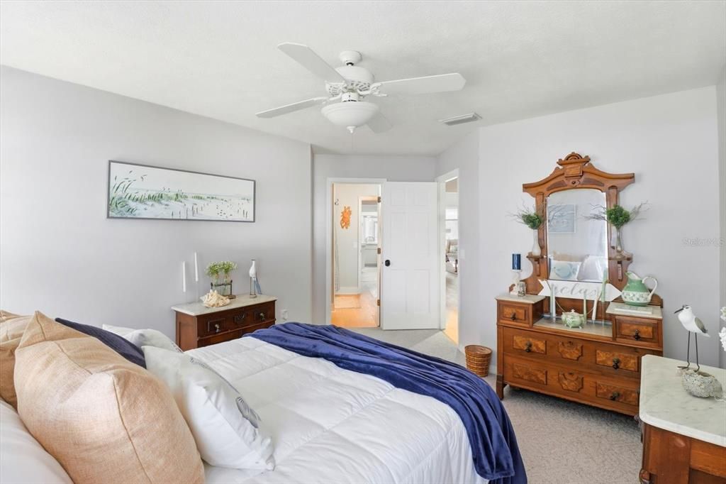 For Sale: $850,000 (3 beds, 2 baths, 3198 Square Feet)