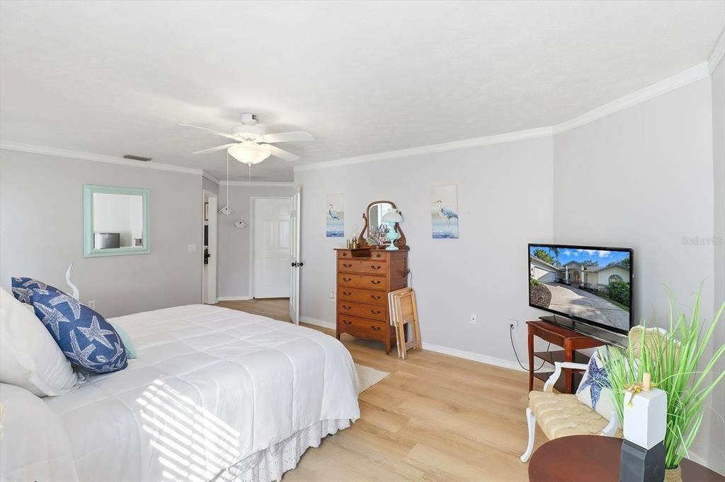 For Sale: $850,000 (3 beds, 2 baths, 3198 Square Feet)