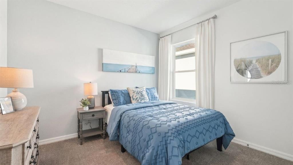 Active With Contract: $337,990 (3 beds, 2 baths, 1560 Square Feet)