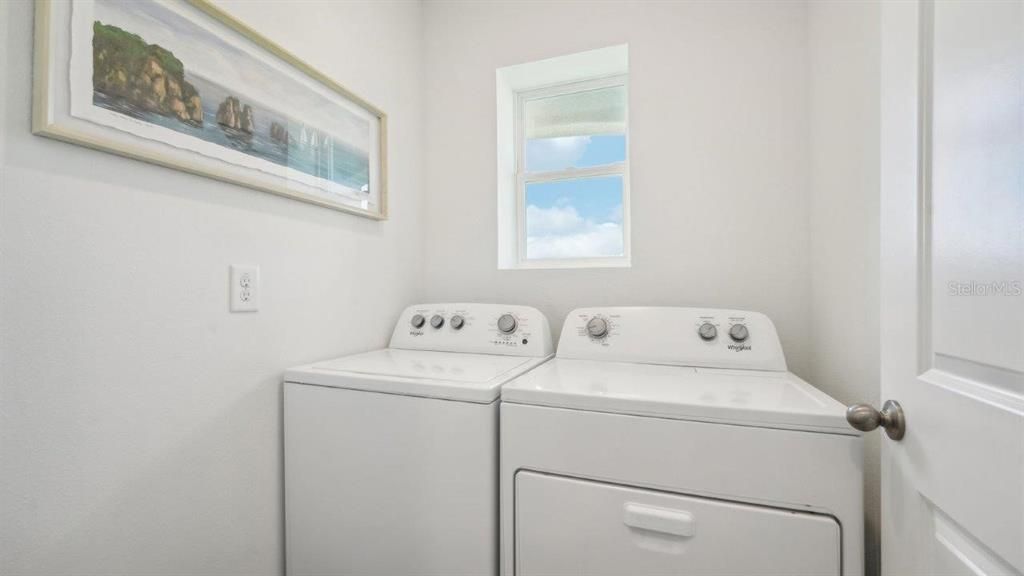 Active With Contract: $337,990 (3 beds, 2 baths, 1560 Square Feet)