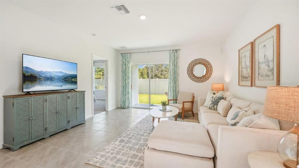 Active With Contract: $337,990 (3 beds, 2 baths, 1560 Square Feet)