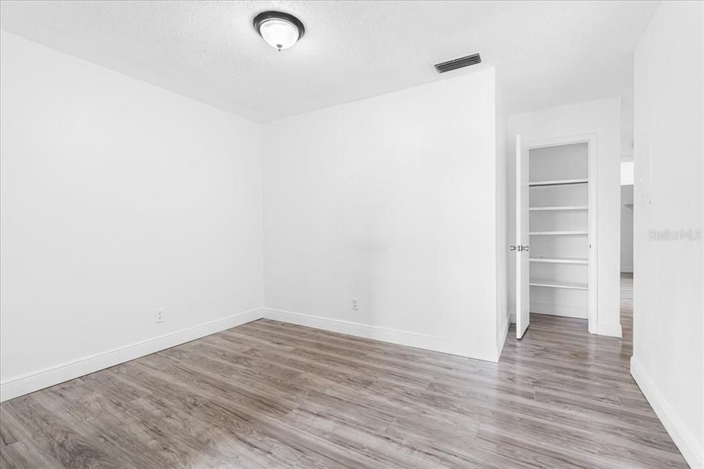 待售: $159,000 (2 贝兹, 2 浴室, 940 平方英尺)