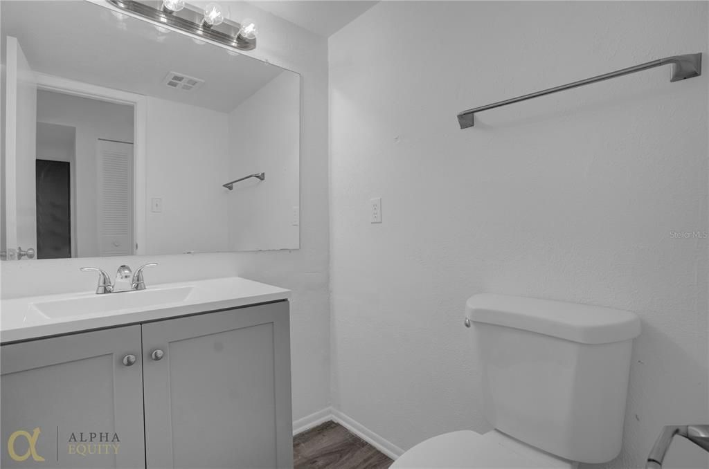 For Rent: $1,825 (2 beds, 1 baths, 1164 Square Feet)
