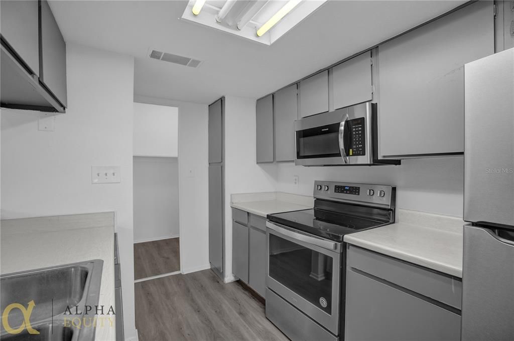 For Rent: $1,825 (2 beds, 1 baths, 1164 Square Feet)