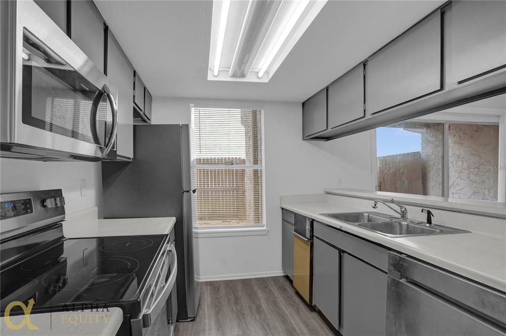 For Rent: $1,825 (2 beds, 1 baths, 1164 Square Feet)