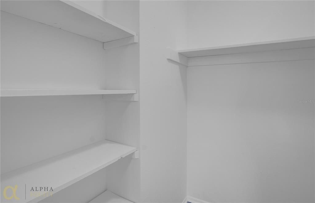 For Rent: $1,825 (2 beds, 1 baths, 1164 Square Feet)