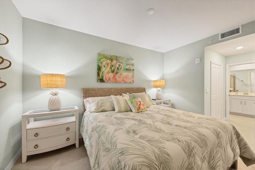 出租: $3,000 (2 贝兹, 2 浴室, 1154 平方英尺)