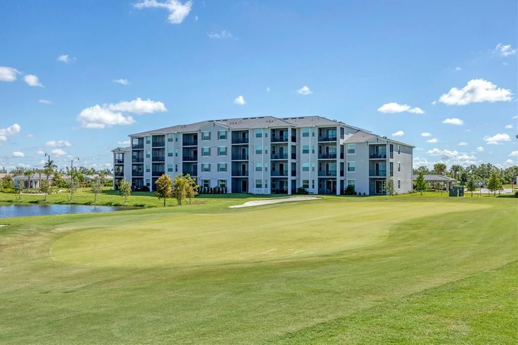 出租: $3,000 (2 贝兹, 2 浴室, 1154 平方英尺)