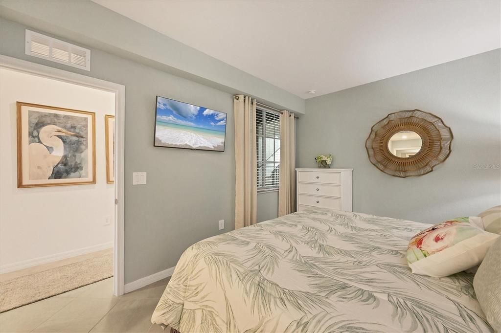 出租: $3,000 (2 贝兹, 2 浴室, 1154 平方英尺)