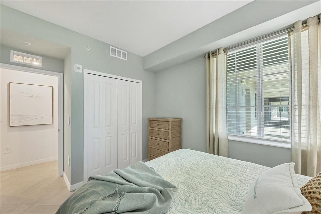 出租: $3,000 (2 贝兹, 2 浴室, 1154 平方英尺)