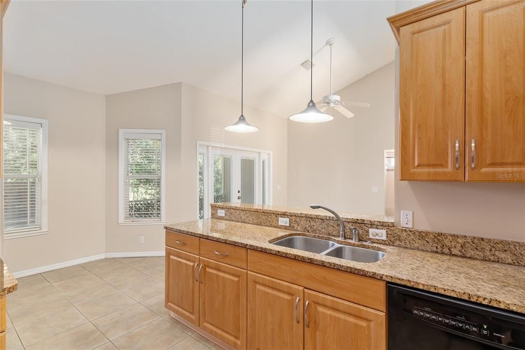 待售: $306,000 (3 贝兹, 2 浴室, 1416 平方英尺)