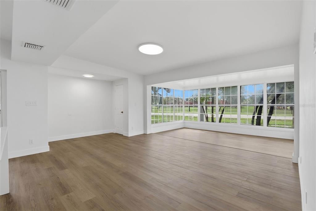 Active With Contract: $351,000 (4 beds, 2 baths, 1554 Square Feet)