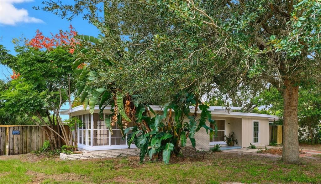 Active With Contract: $351,000 (4 beds, 2 baths, 1554 Square Feet)