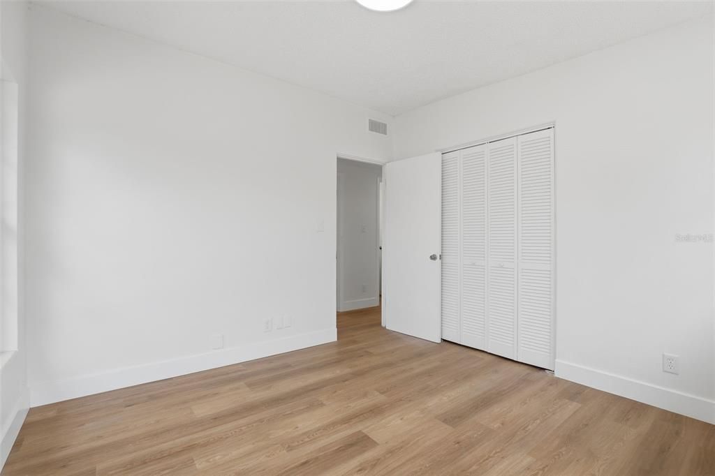 Active With Contract: $351,000 (4 beds, 2 baths, 1554 Square Feet)