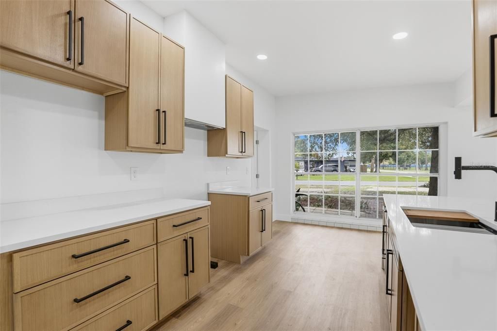 Active With Contract: $351,000 (4 beds, 2 baths, 1554 Square Feet)