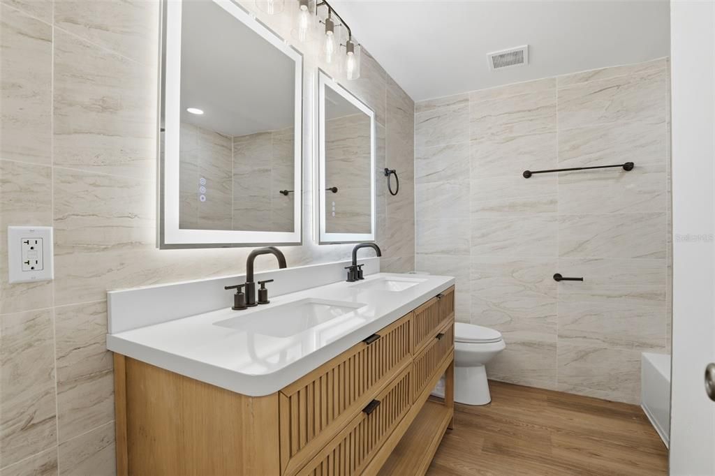 Active With Contract: $351,000 (4 beds, 2 baths, 1554 Square Feet)