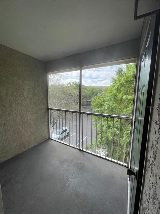 For Rent: $1,325 (1 beds, 1 baths, 671 Square Feet)