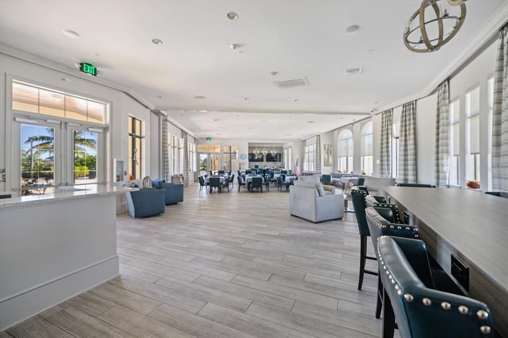 合同活跃: $339,000 (2 贝兹, 2 浴室, 1527 平方英尺)