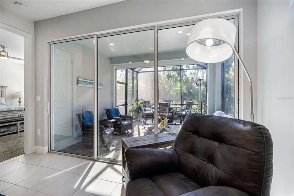 合同活跃: $339,000 (2 贝兹, 2 浴室, 1527 平方英尺)