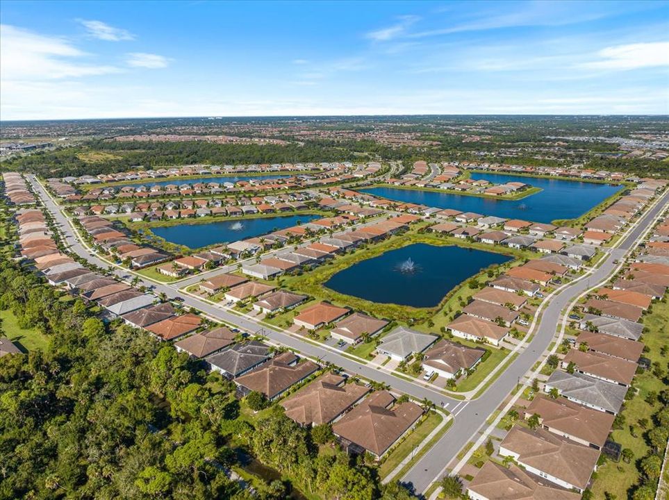 合同活跃: $339,000 (2 贝兹, 2 浴室, 1527 平方英尺)