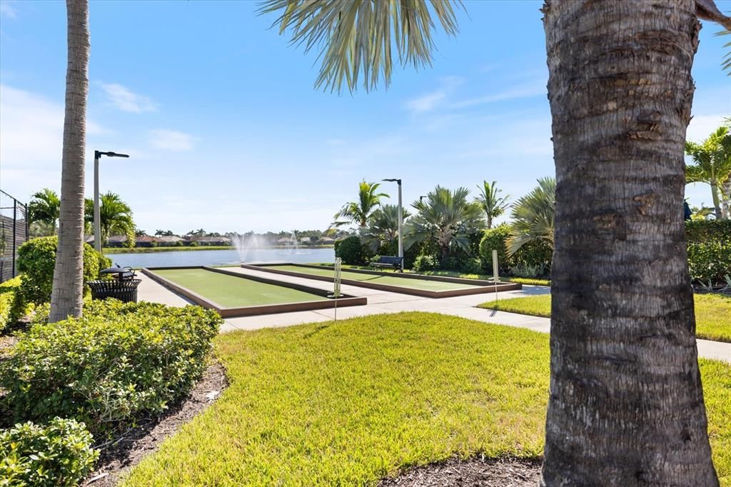 合同活跃: $339,000 (2 贝兹, 2 浴室, 1527 平方英尺)