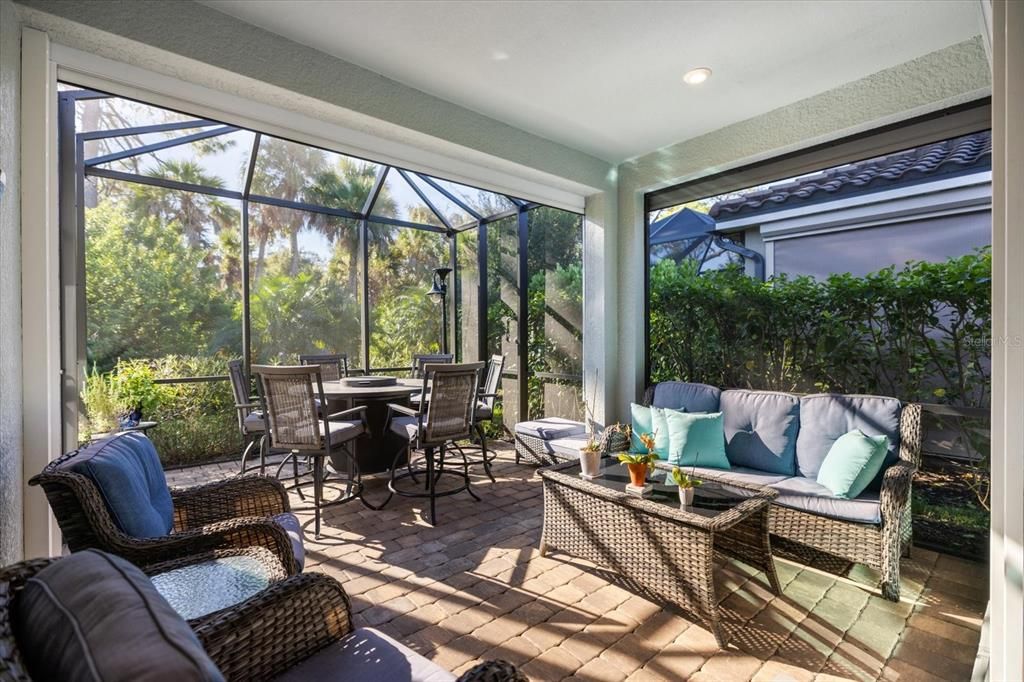 合同活跃: $339,000 (2 贝兹, 2 浴室, 1527 平方英尺)