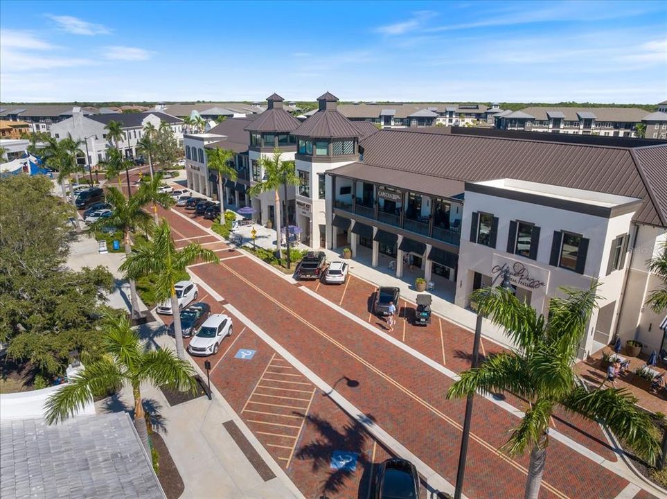 合同活跃: $339,000 (2 贝兹, 2 浴室, 1527 平方英尺)