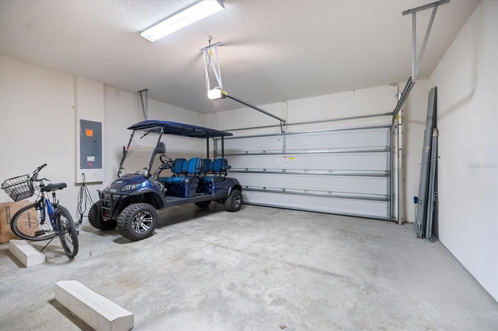 合同活跃: $339,000 (2 贝兹, 2 浴室, 1527 平方英尺)