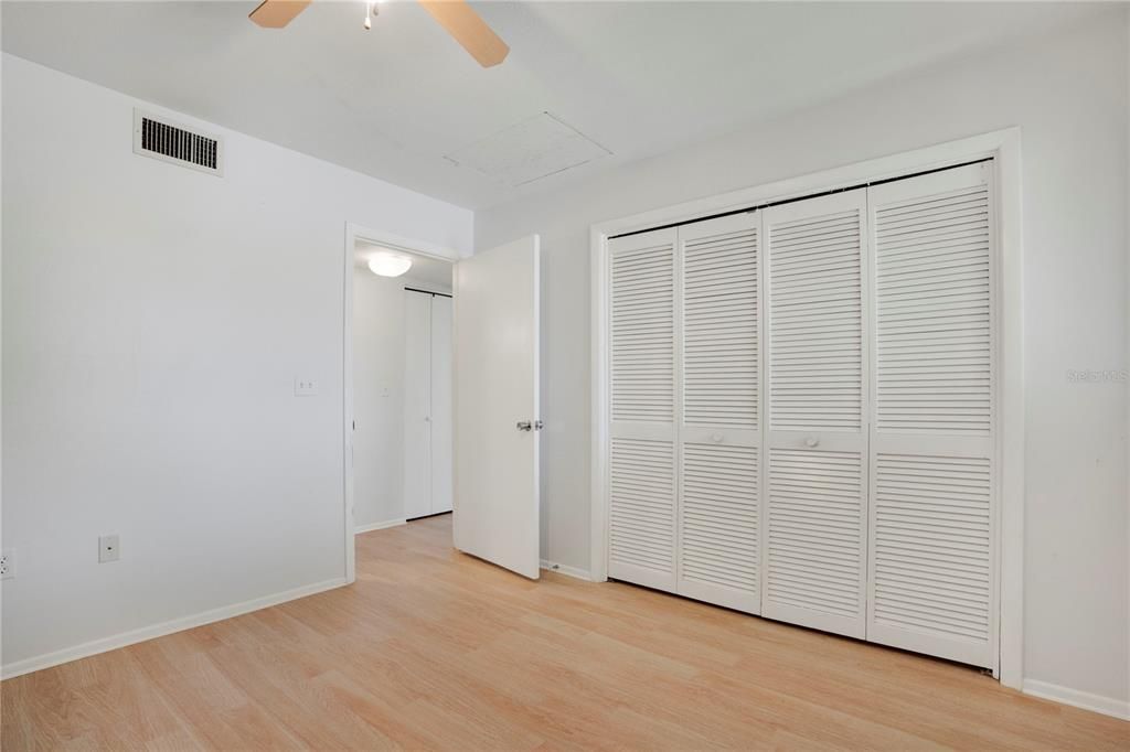 出租: $1,600 (2 贝兹, 2 浴室, 981 平方英尺)