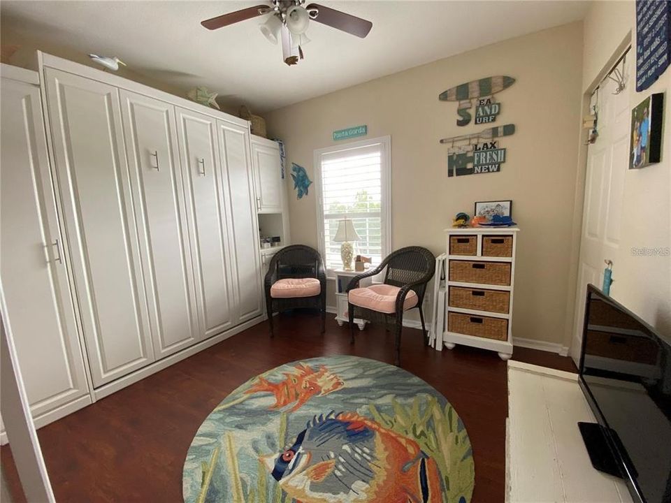 For Sale: $189,900 (3 beds, 2 baths, 1293 Square Feet)