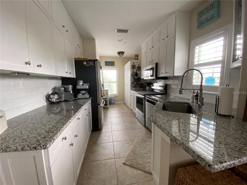 For Sale: $189,900 (3 beds, 2 baths, 1293 Square Feet)