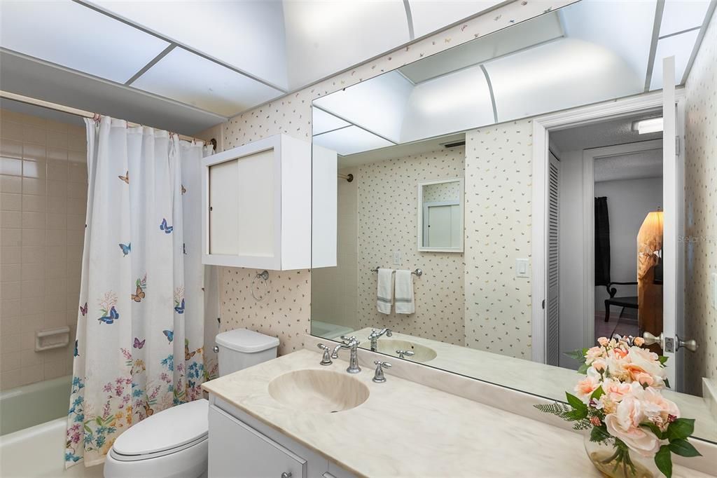 For Sale: $124,900 (2 beds, 2 baths, 1347 Square Feet)